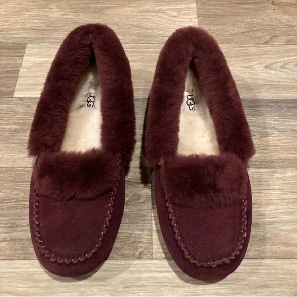 🆕 UGG Dakota Spill Seam Slippers NWOT - Picture 2 of 8